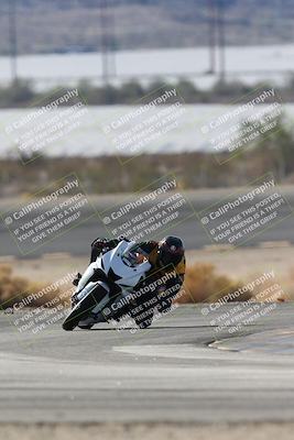 media/Nov-16-2025-Race Pace (Sun) [[8c5fa54630]]/Non Verified Riders (1st 20 Minutes)/1-Turn 14 (10am)/